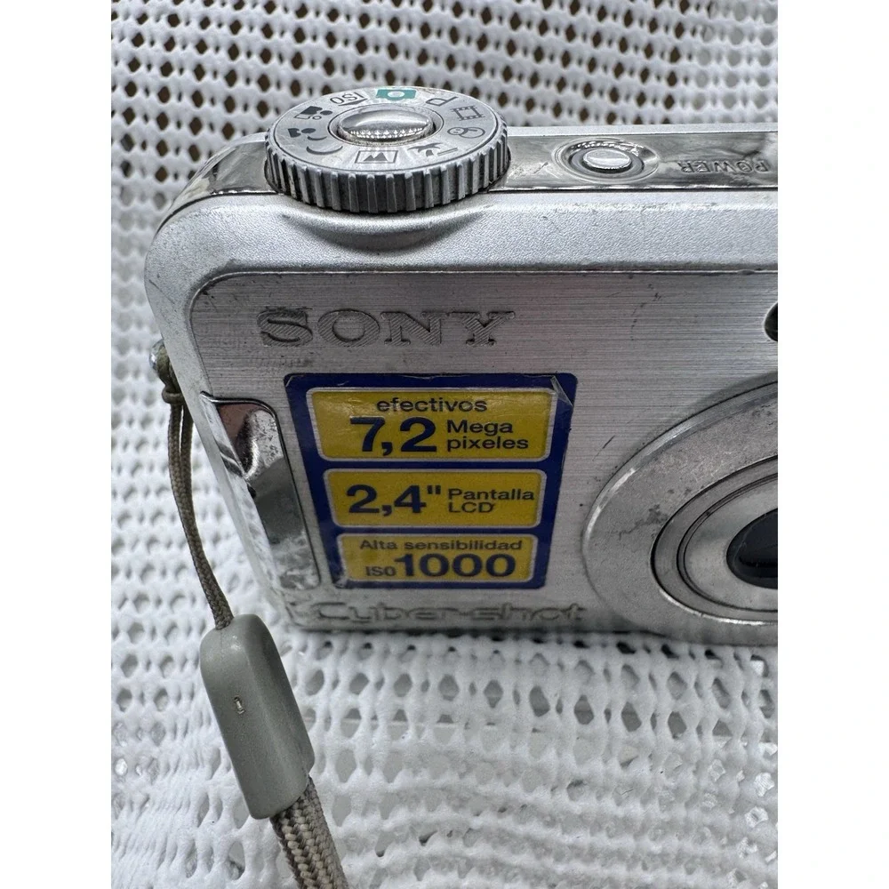 Sony Cyber-shot DSC-S700 7.2MP Digital Camera - Silver *NO POWER* For Parts